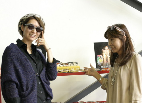 goldstay second lady2.jpg